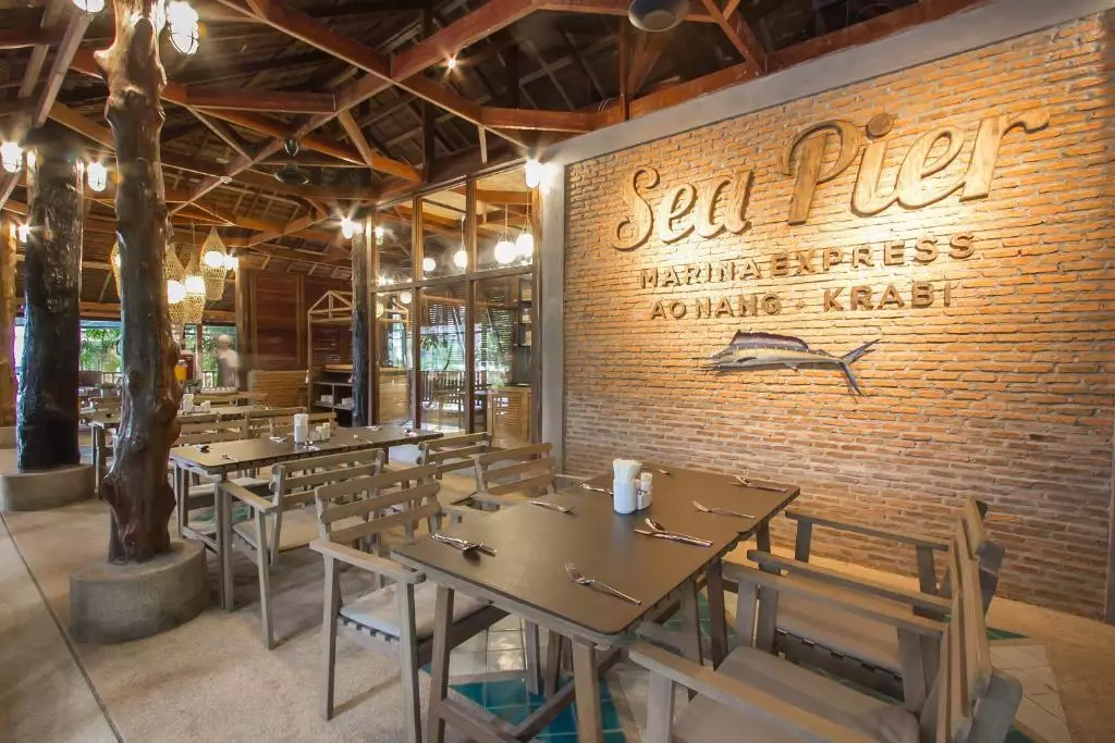 رستوران هتل مارینا اکسپرس کرابی1